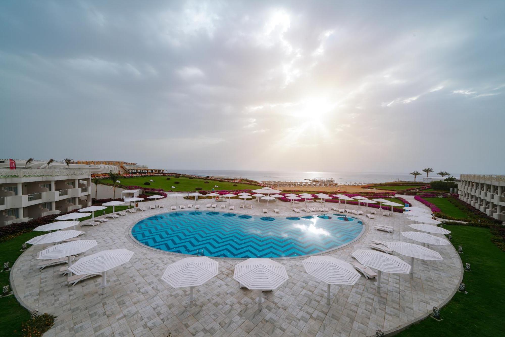 Sirena Beach Resort & Spa Marsa Alam Exterior foto